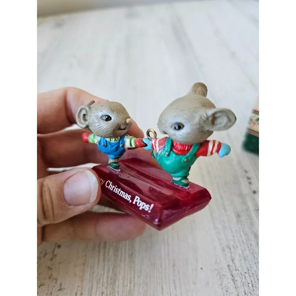 Enesco Merry Xmas pops popsicle mice ornament vintage 1989 562971 ice skating sk